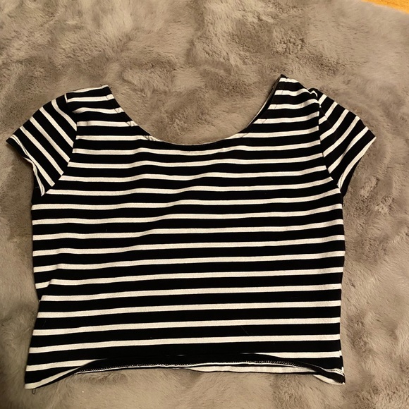 Womens cropped t - Picture 3 of 3